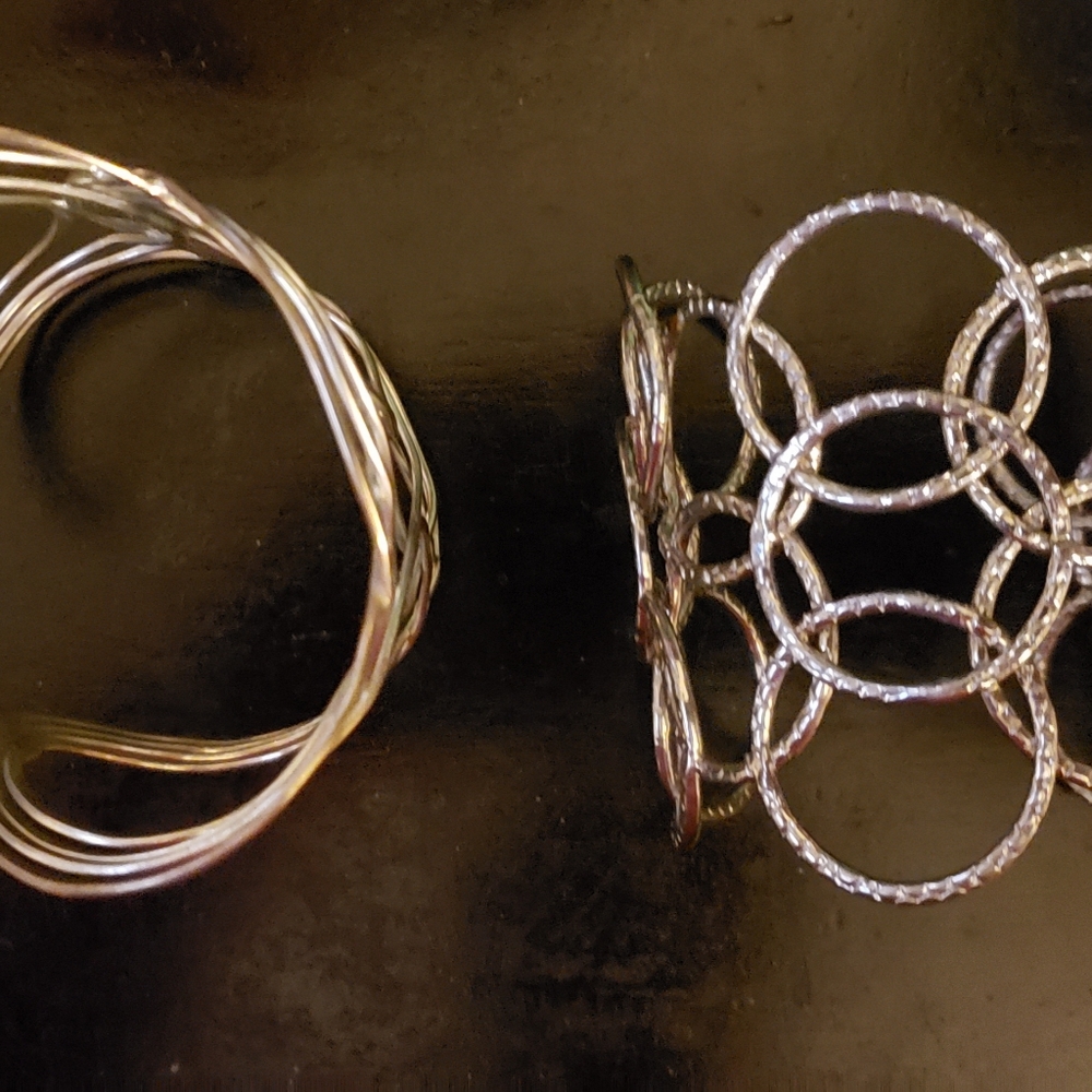 2 cuffs - Picture 2 of 2